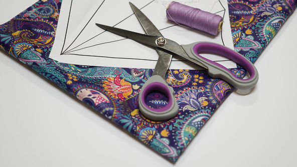 Tailor shear holder + free pattern 33